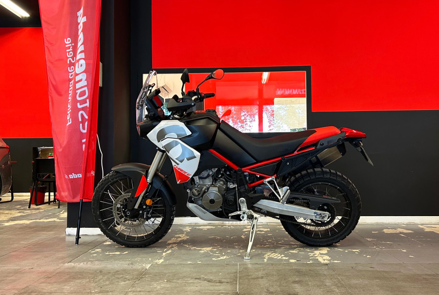 Imagen de Aprilia Tuareg 660