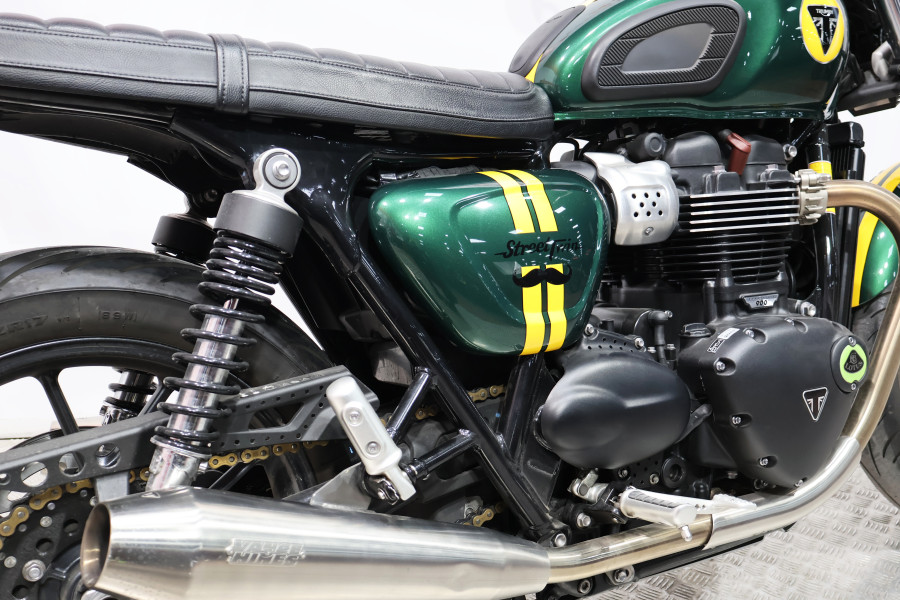 Imagen de Triumph STREET TWIN LOTUS GREEN