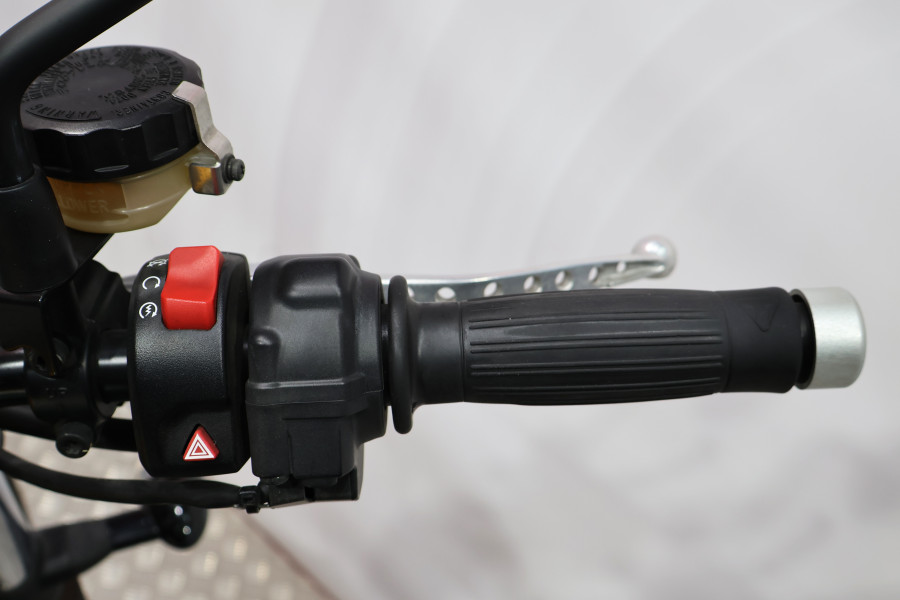 Imagen de Triumph STREET TWIN LOTUS GREEN