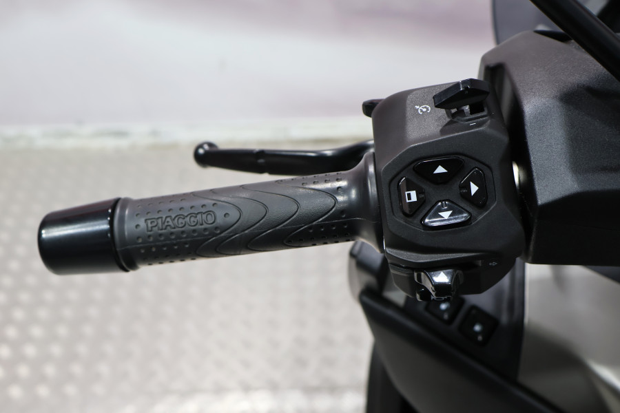 Imagen de Piaggio MP3 530 EXCLUSIVE