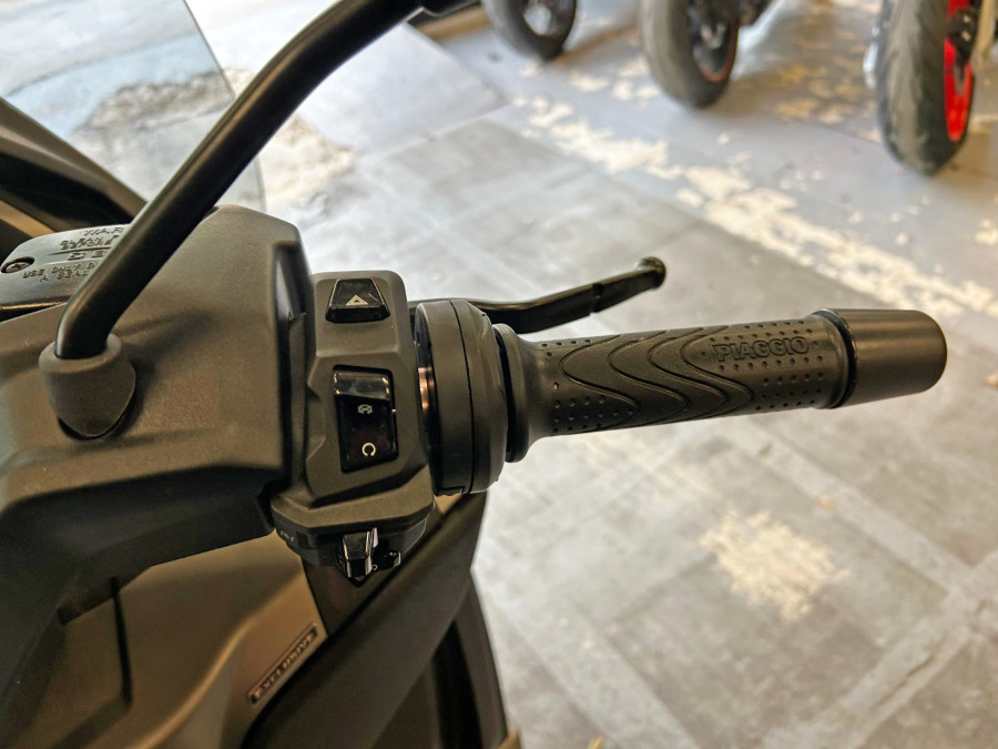 Imagen de Piaggio MP3 530 EXCLUSIVE