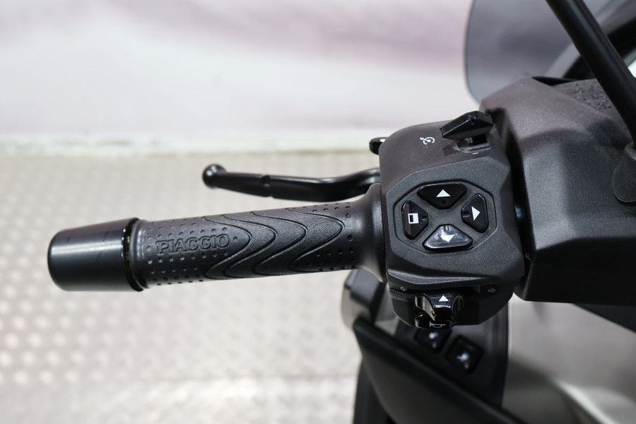 Imagen de Piaggio MP3 530 EXCLUSIVE