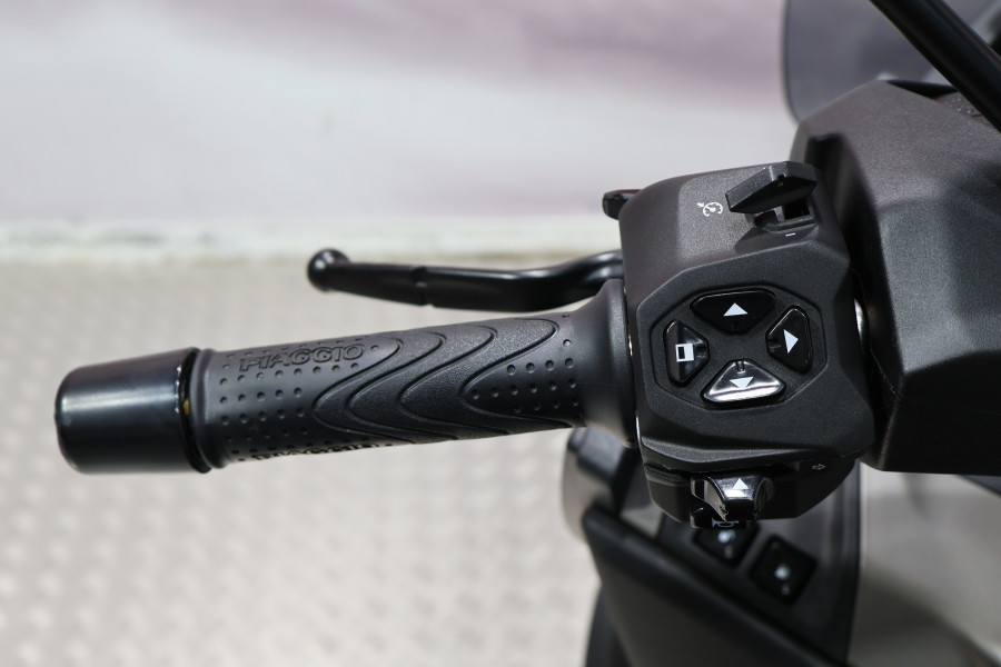 Imagen de Piaggio MP3 530 EXCLUSIVE