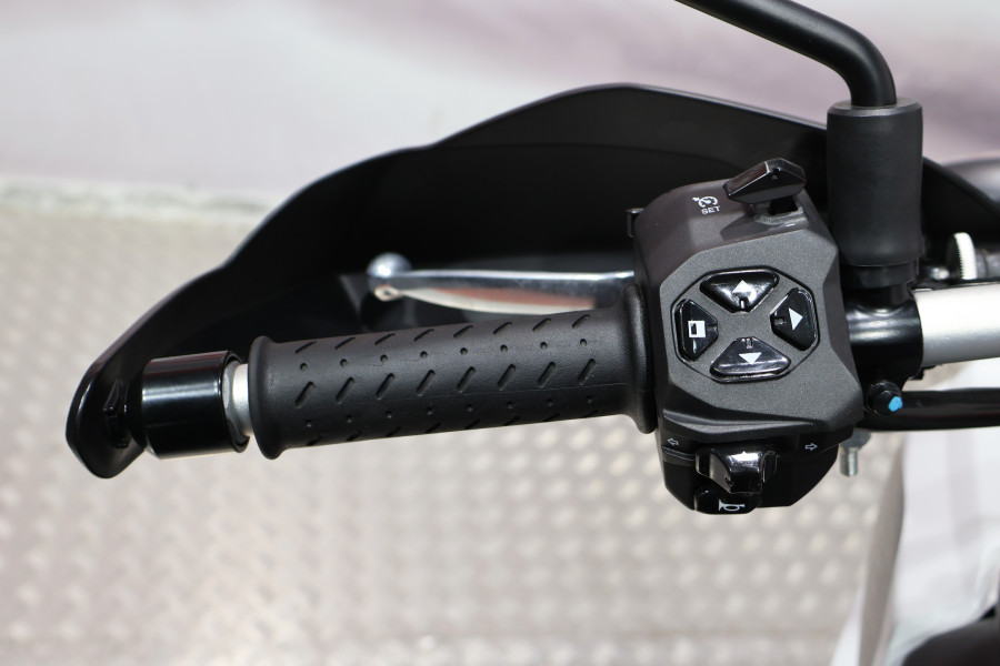 Imagen de Aprilia Tuareg 660