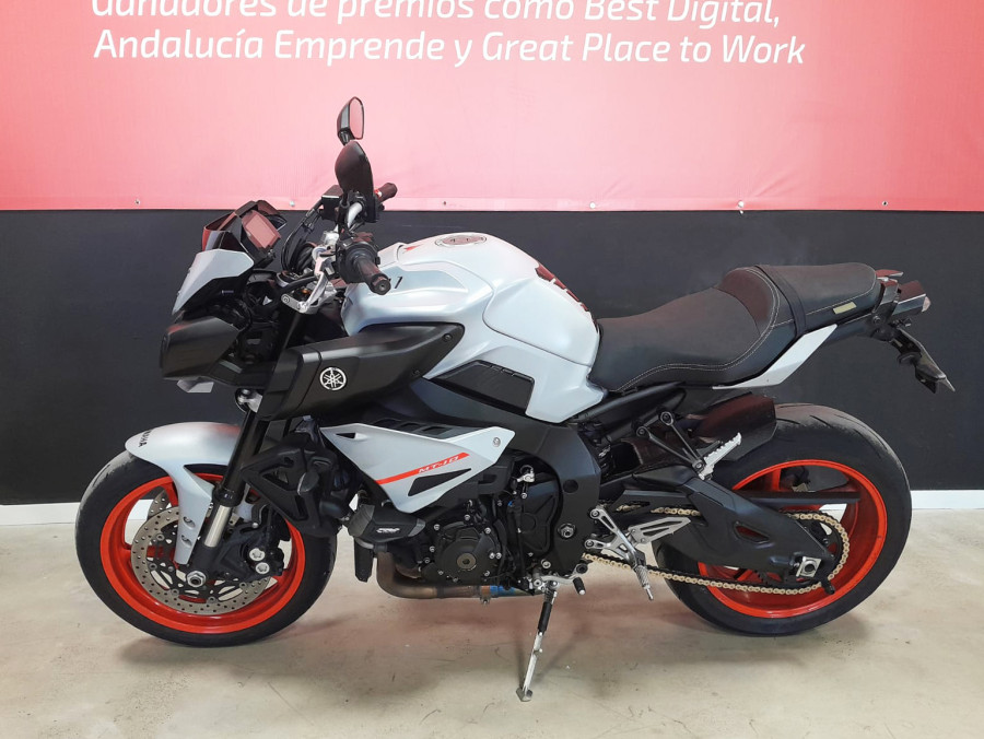 Imagen de Yamaha MT 10