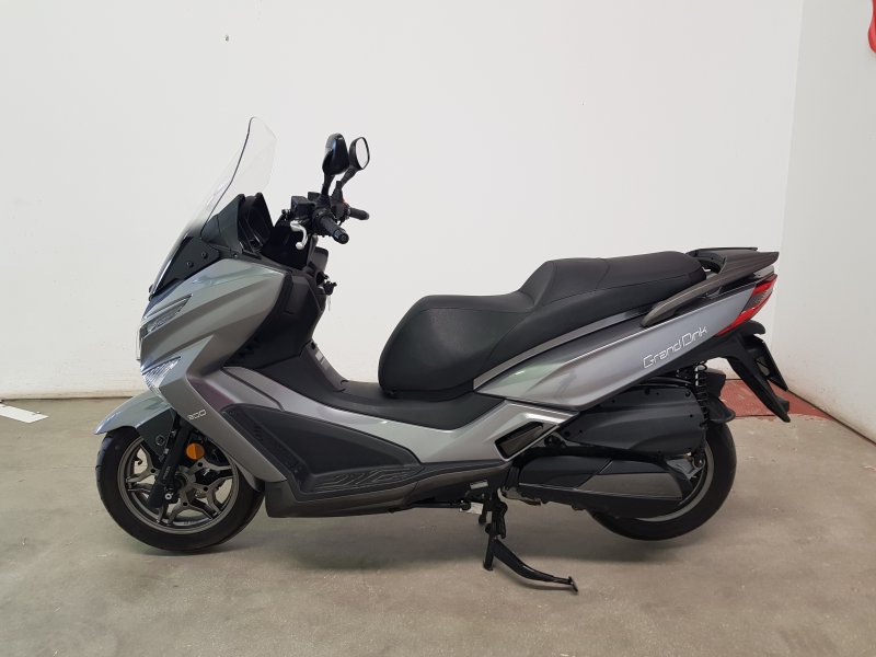 Imagen de Kymco Grand Dink 300