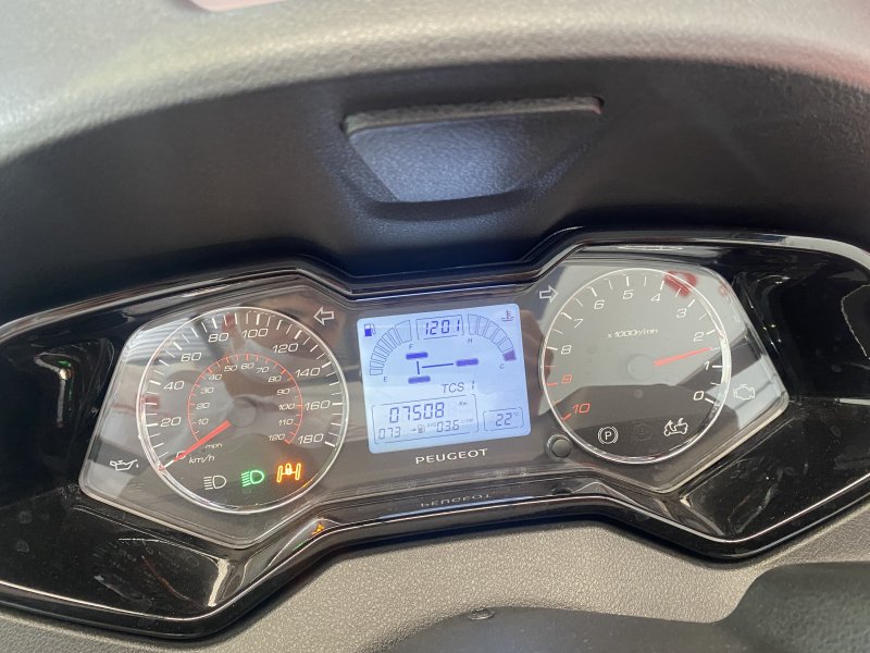 Imagen de Peugeot Metropolis 400